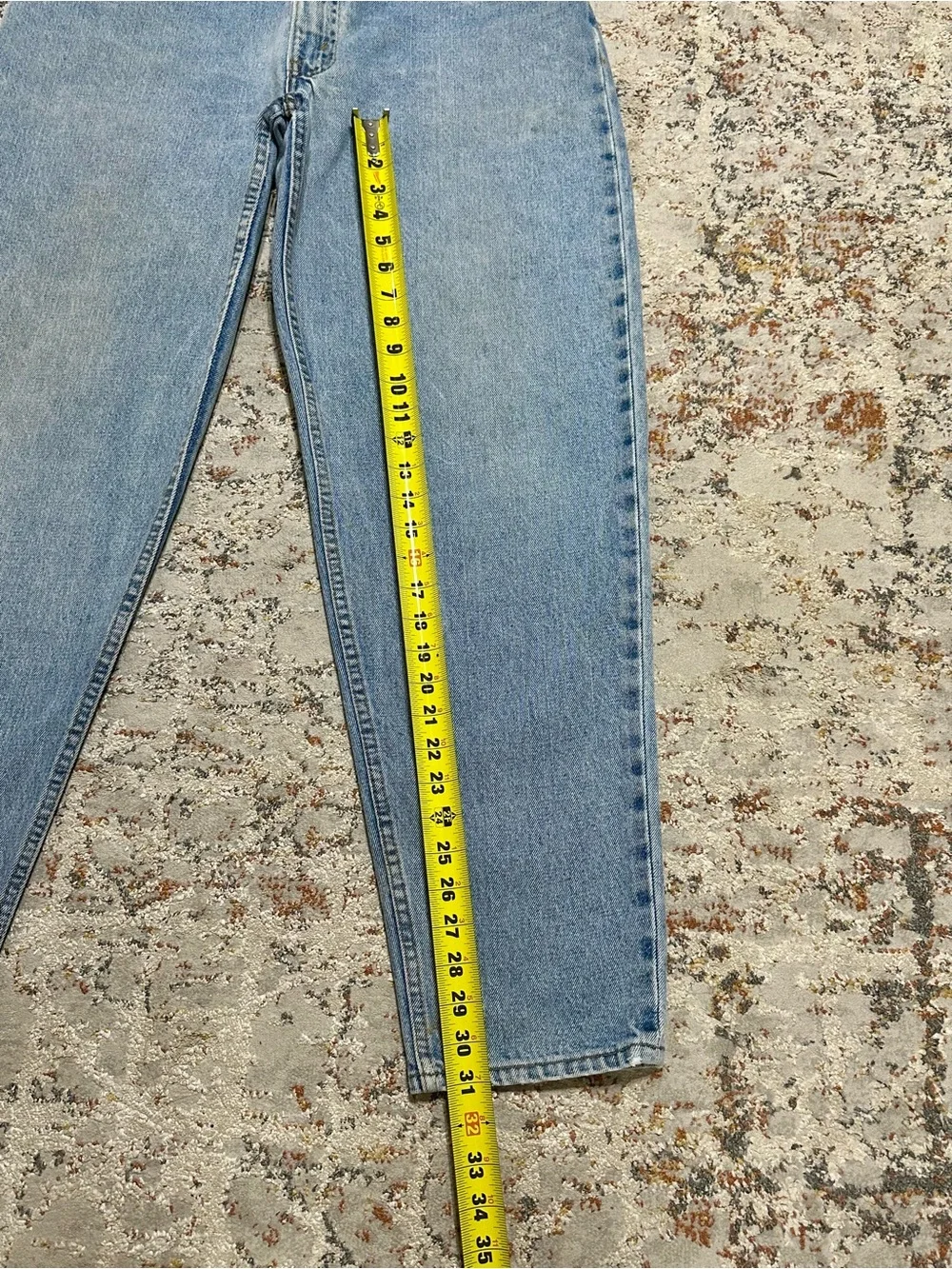 Vintage Levi’s 1995 tapered leg loose fit size 36x32